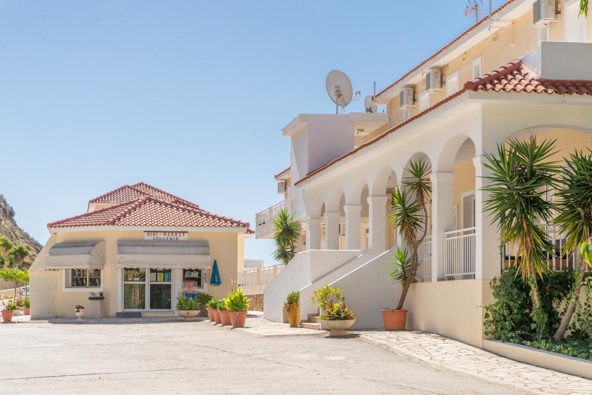 Marina Bay Hotel Ratzaklion Exterior photo